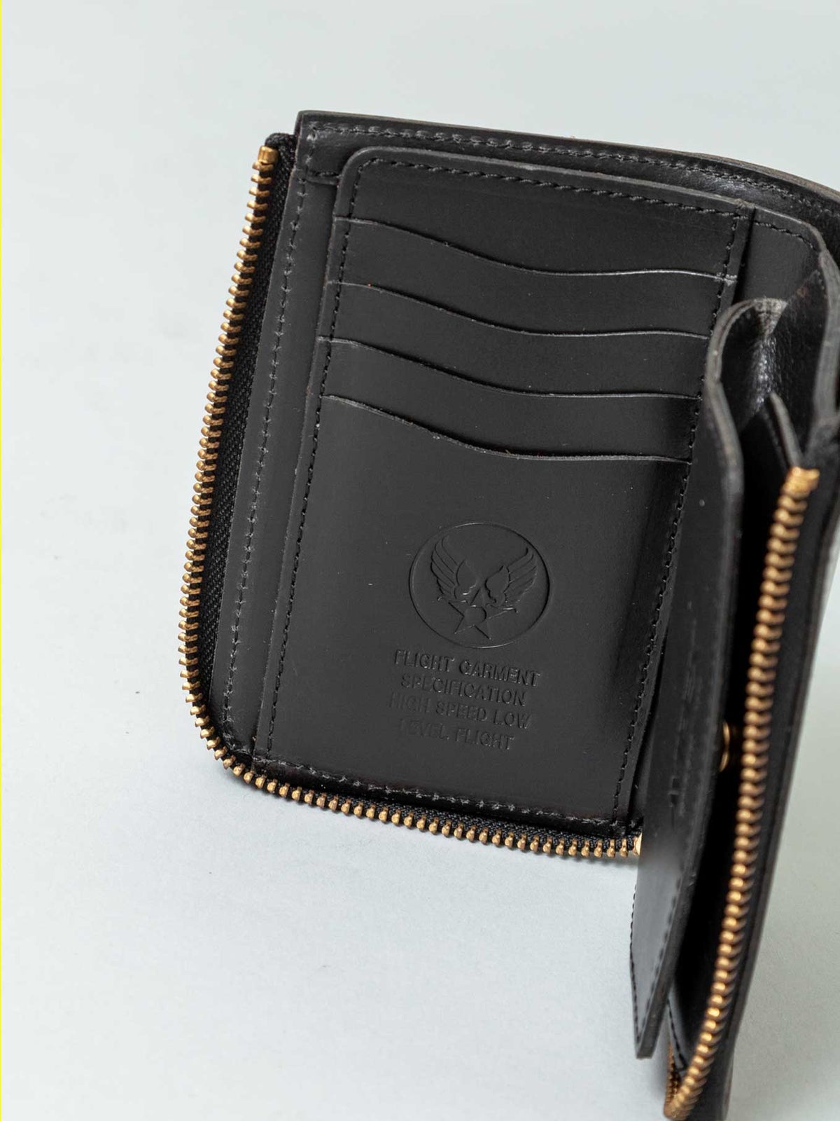 【AVIREX】“FAHNE2” L-SHAPE ZIP MIDDLE WALLET AX9301 ∴