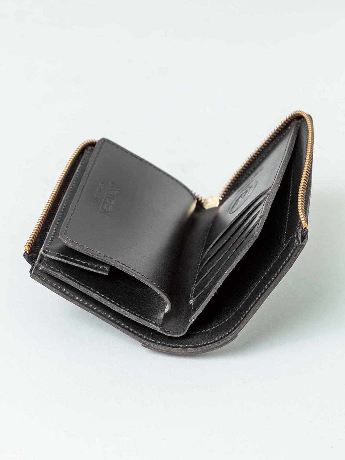 【AVIREX】“FAHNE2” L-SHAPE ZIP MIDDLE WALLET AX9301 ∴
