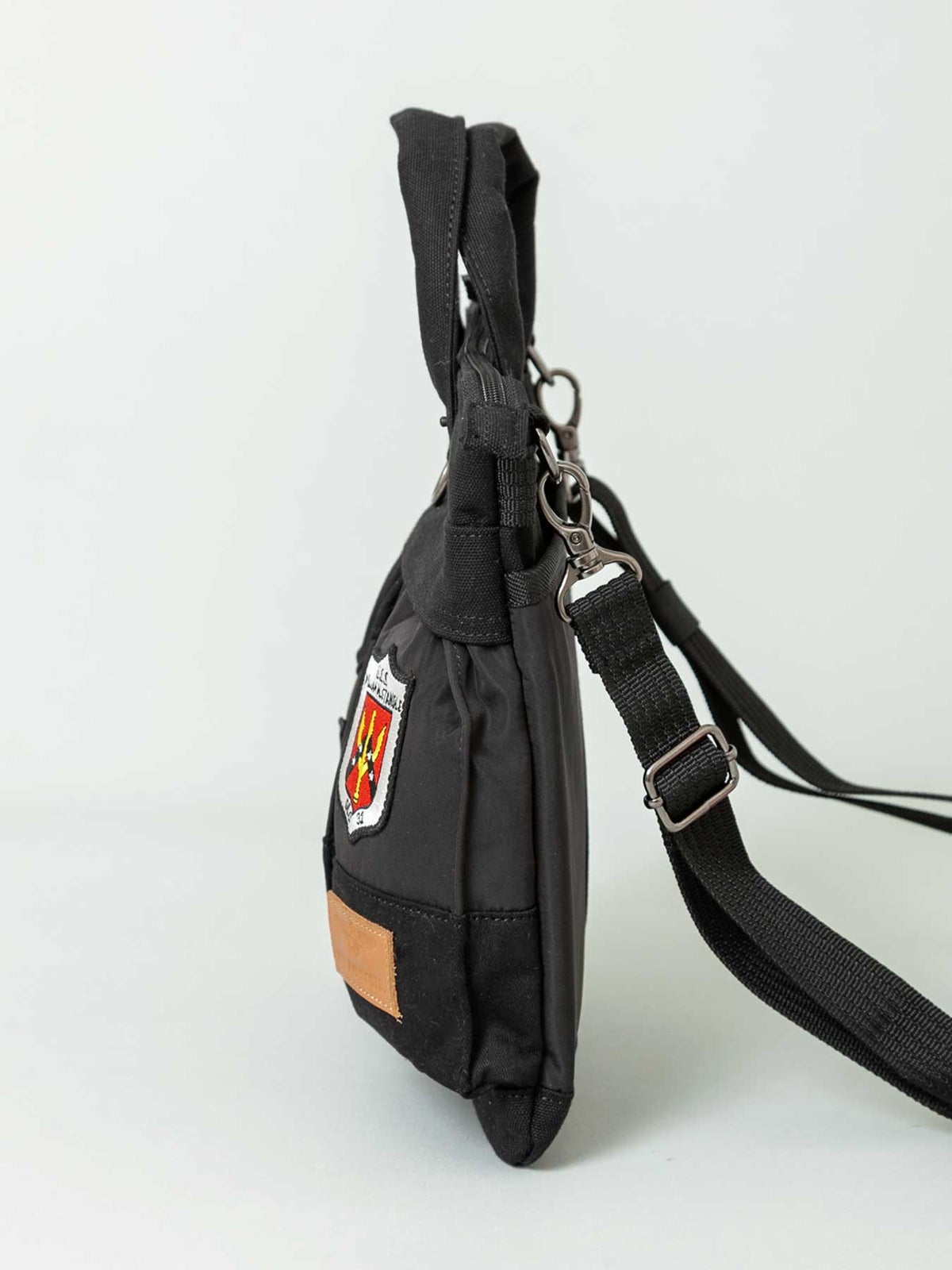 【AVIREX】“TOPGUN”MINI HELMET BAG AVX3528J ∴