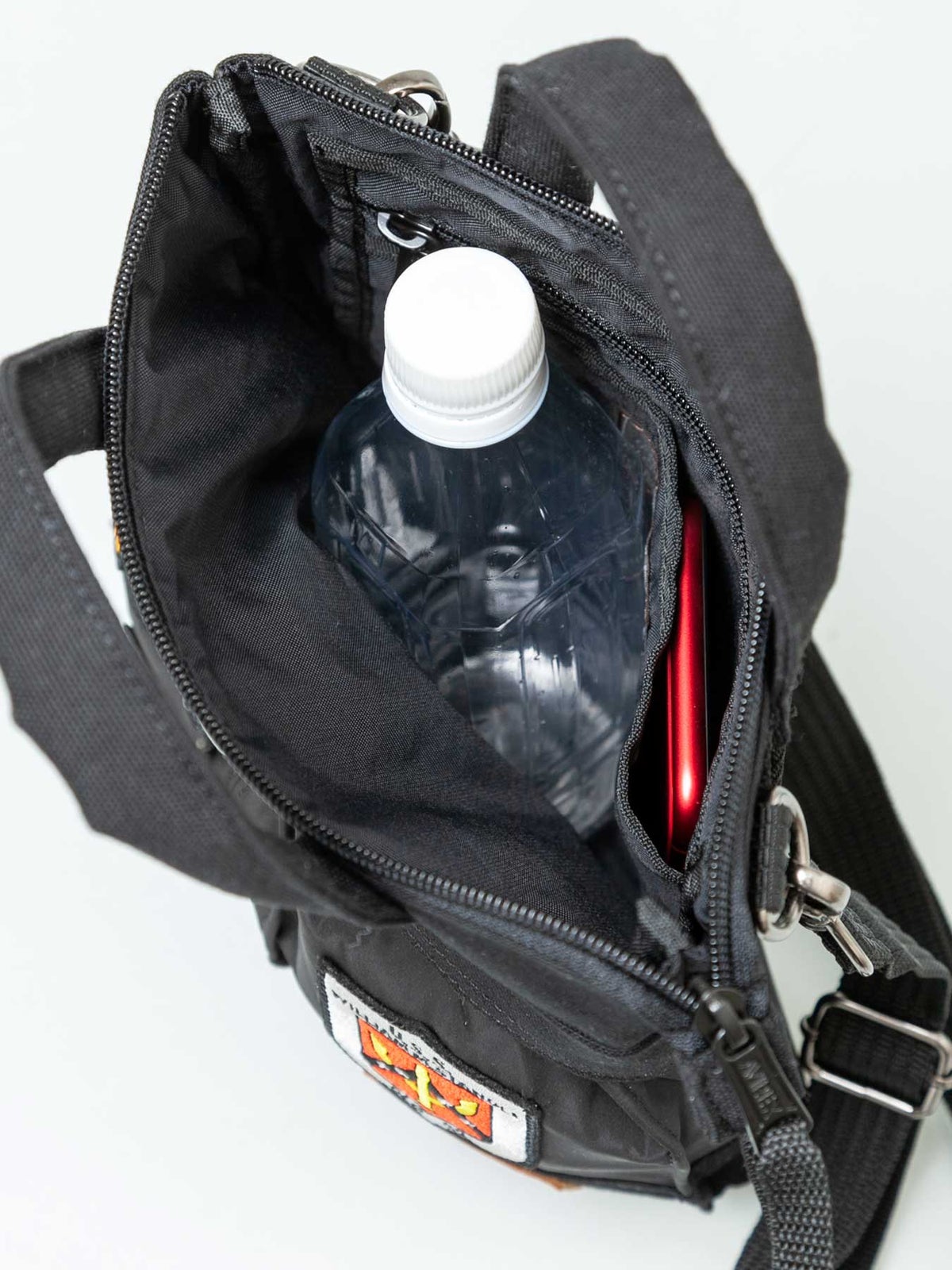 【AVIREX】“TOPGUN”MINI HELMET BAG AVX3528J ∴