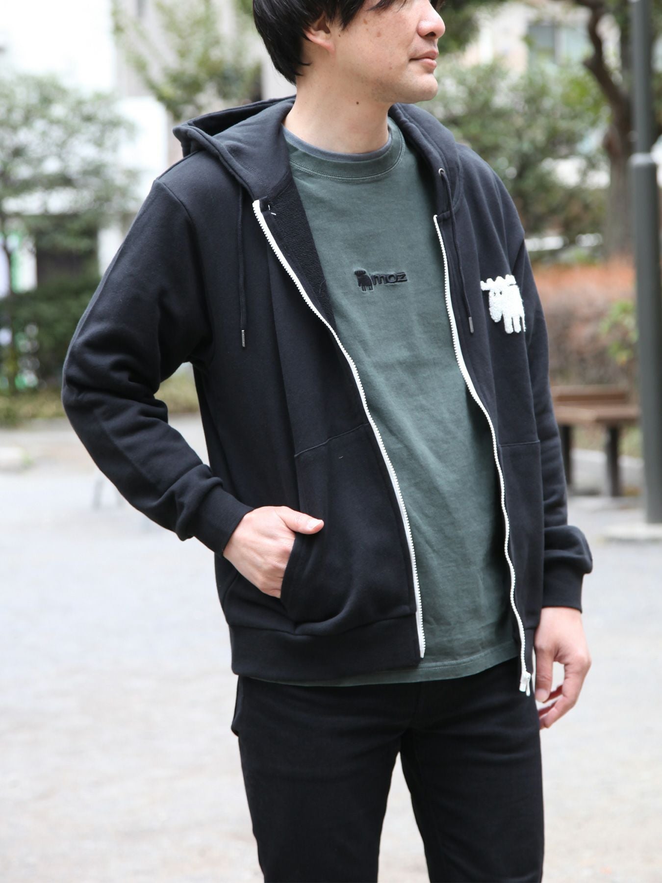 ≪30%OFF≫【moz】エルクサガラ刺繍入りZIPパーカー〔別注〕≪返品・取