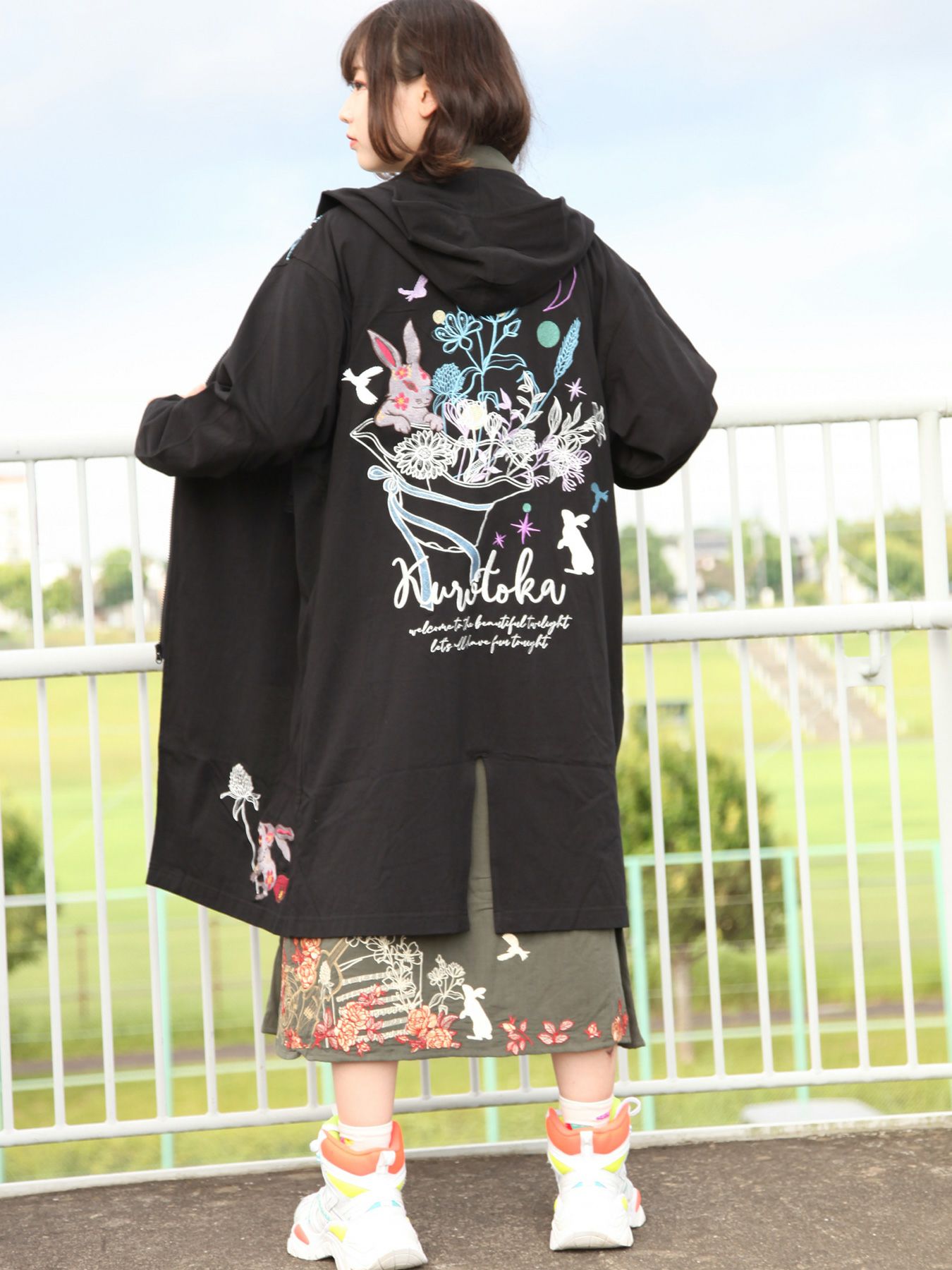 準備中　ダークナイト刺繍パーカー 黒菟華】“美しき宵闇”総刺繍 斜めZIPロングパーカー | 流儀圧搾 ONLINE