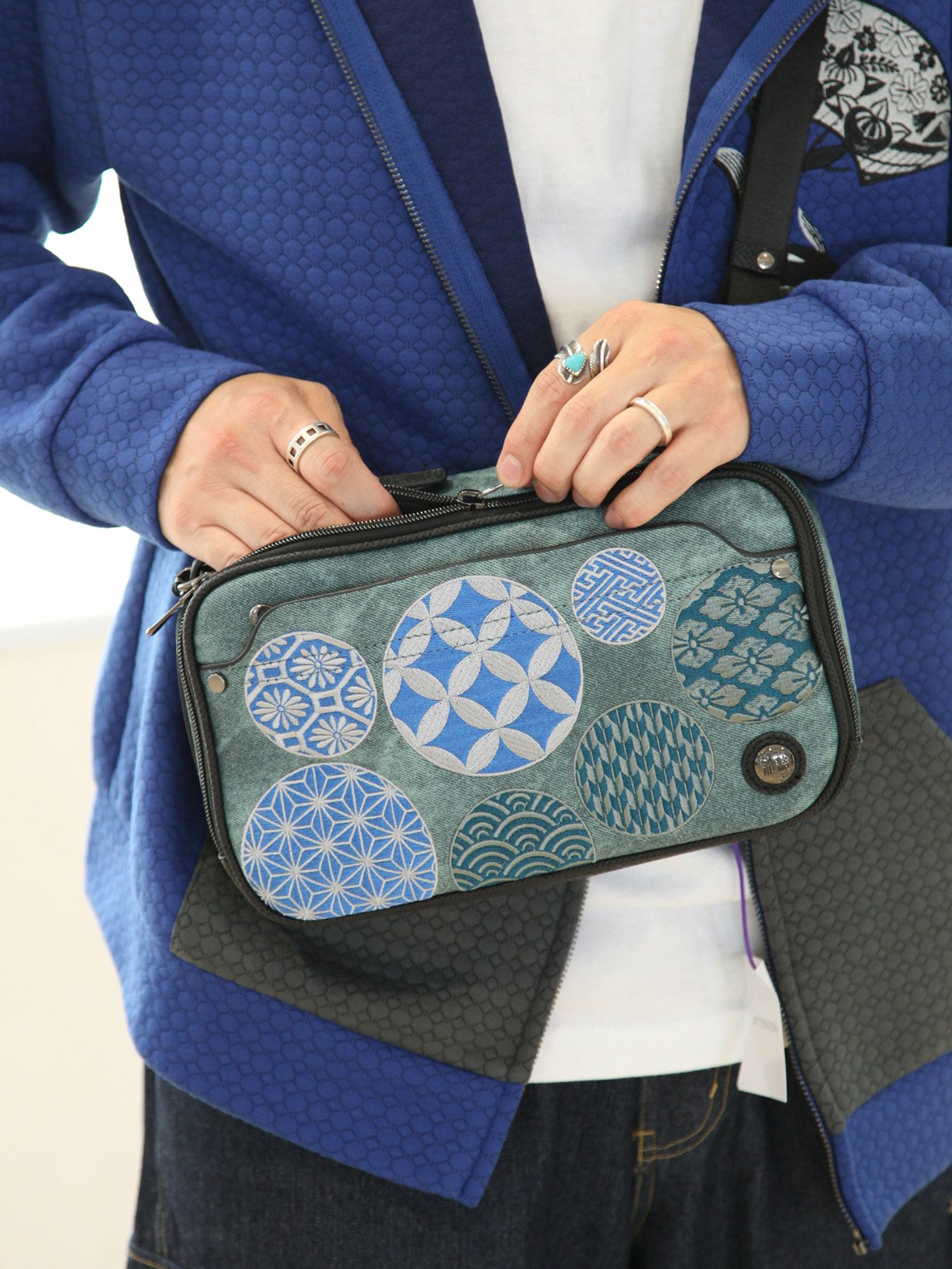 ≪20%OFF≫【雅結】小紋刺繍2WAYボディバッグ≪返品・取寄対応不可