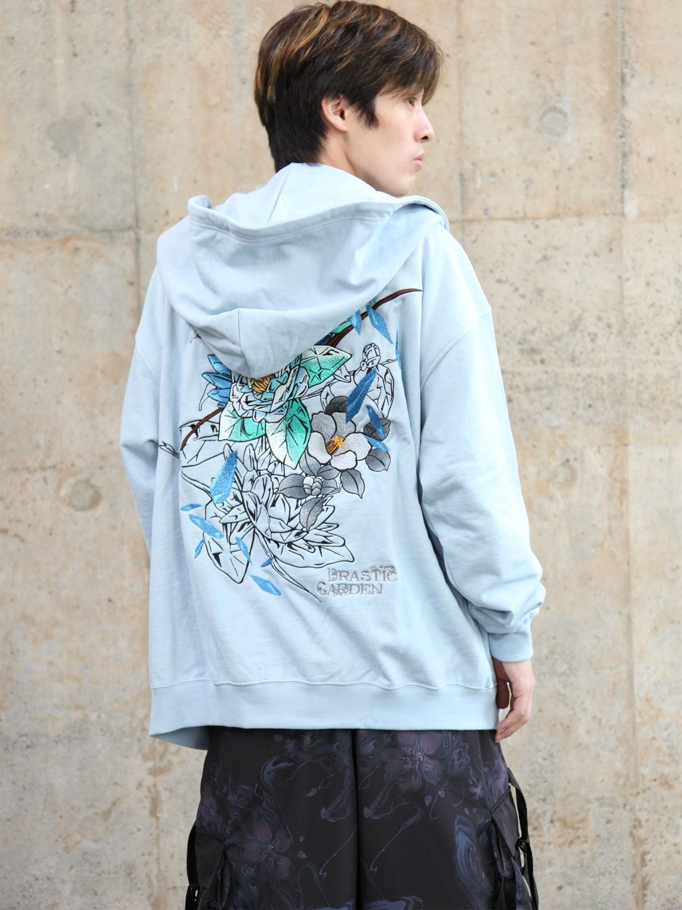 ≪30%OFF≫【DRASTIC GARDEN】“氷結のツバキ”総刺繍ZIPパーカー≪返品