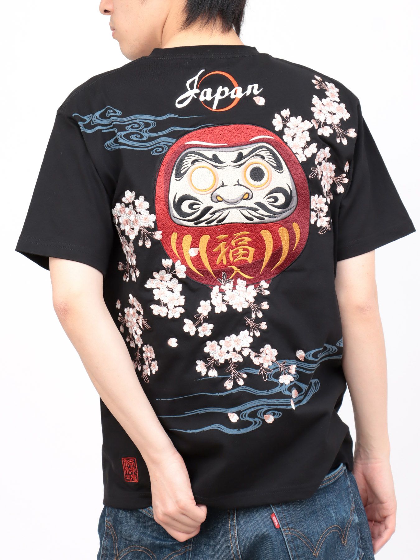 絡繰魂】“達磨JAPAN”刺繍入りTシャツ | 流儀圧搾 ONLINE SHOP【流儀