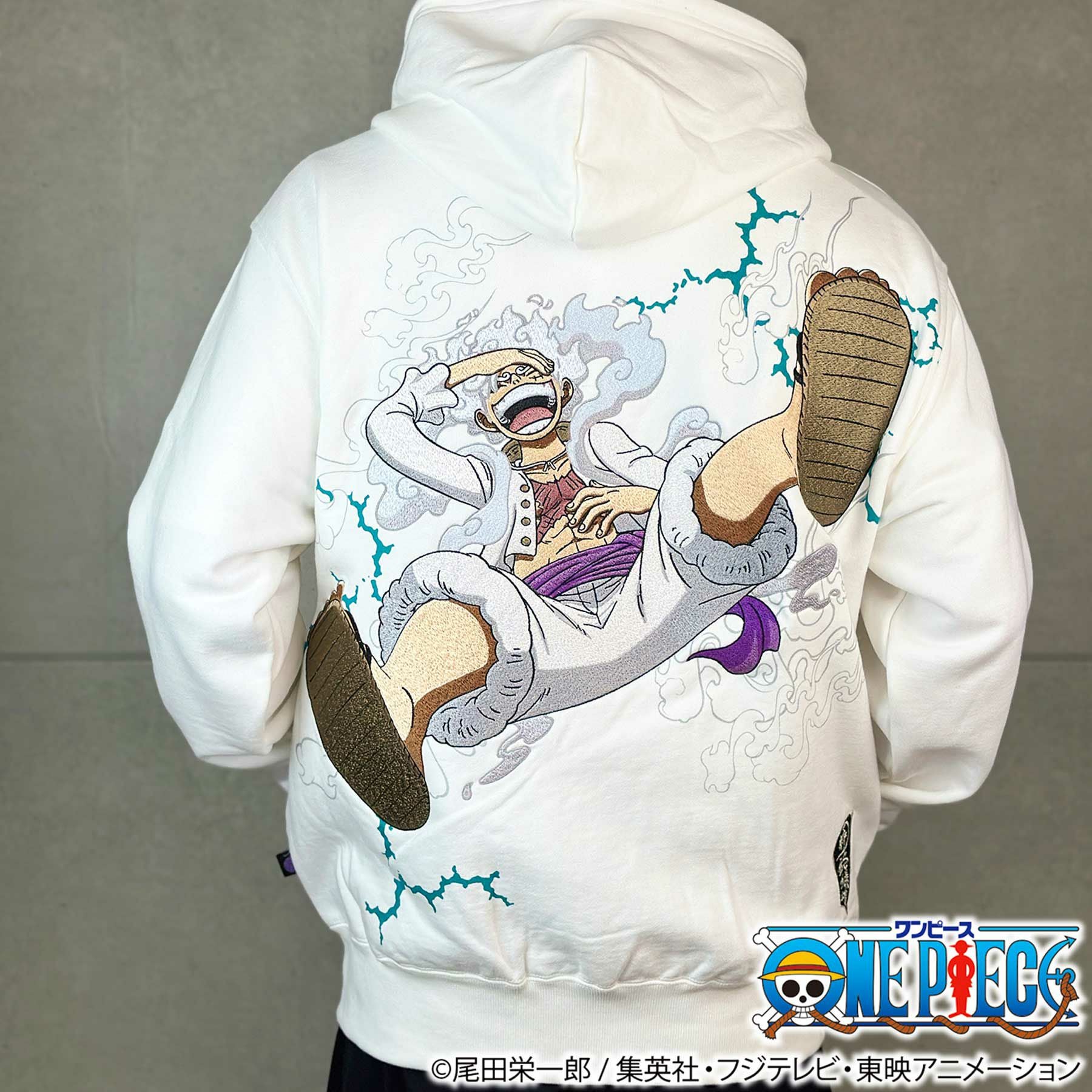 【新品タグ付】　絡繰魂　ワンピースコラボ　ギア5 ルフィ　ジップアップパーカー 絡繰魂・粋×ONE PIECE】ルフィ ギア5パーカー≪再販決定≫ | 流儀圧搾
