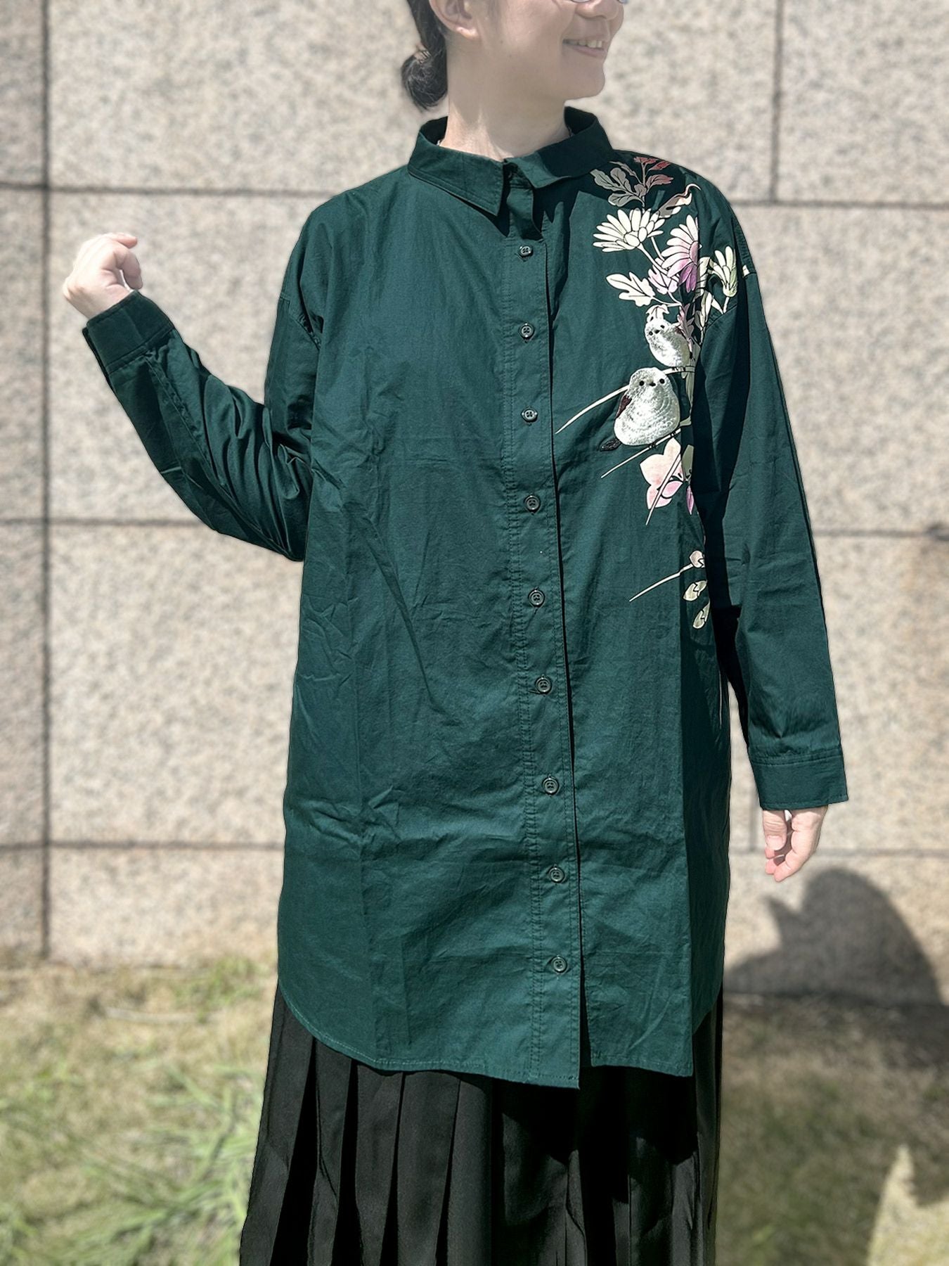 雅結×錦】“シマエナガと秋の草花”刺繍入りロングシャツ〔別注〕 | 流儀