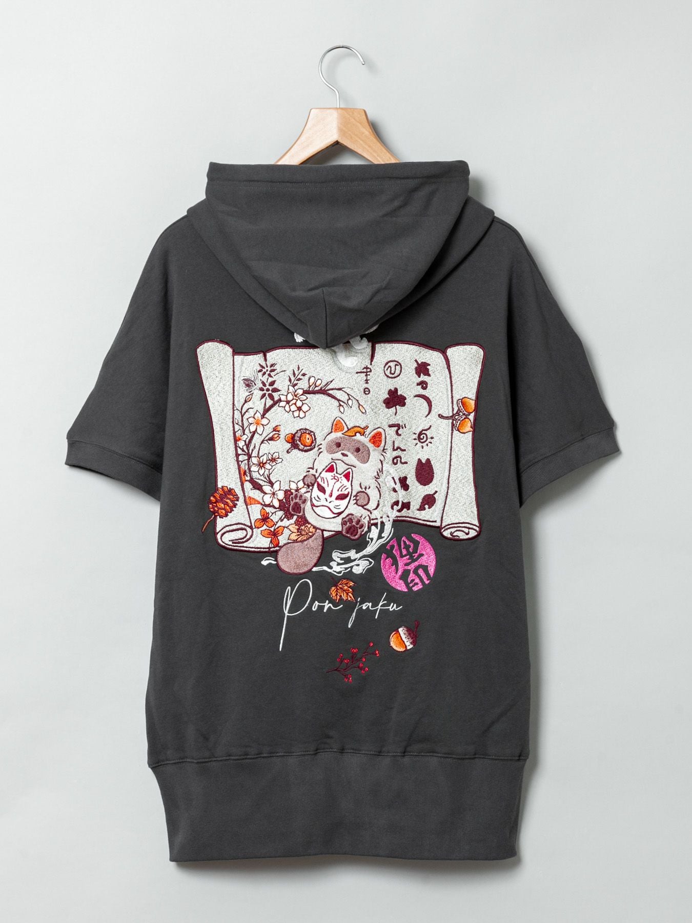 今昔 -KON-JAKU-】“狐に化ける秘伝の書”総刺繍 半袖プルパーカー