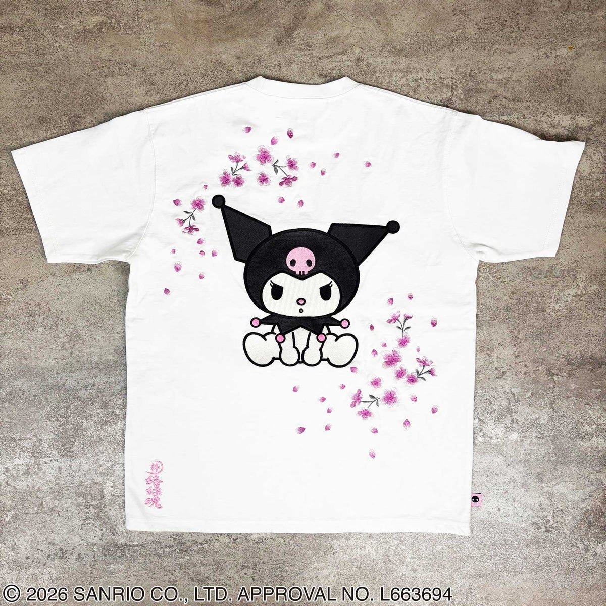 ＜予約＞【絡繰魂・粋×KUROMI】“KUROMI SAKURA”刺入りTシャツ