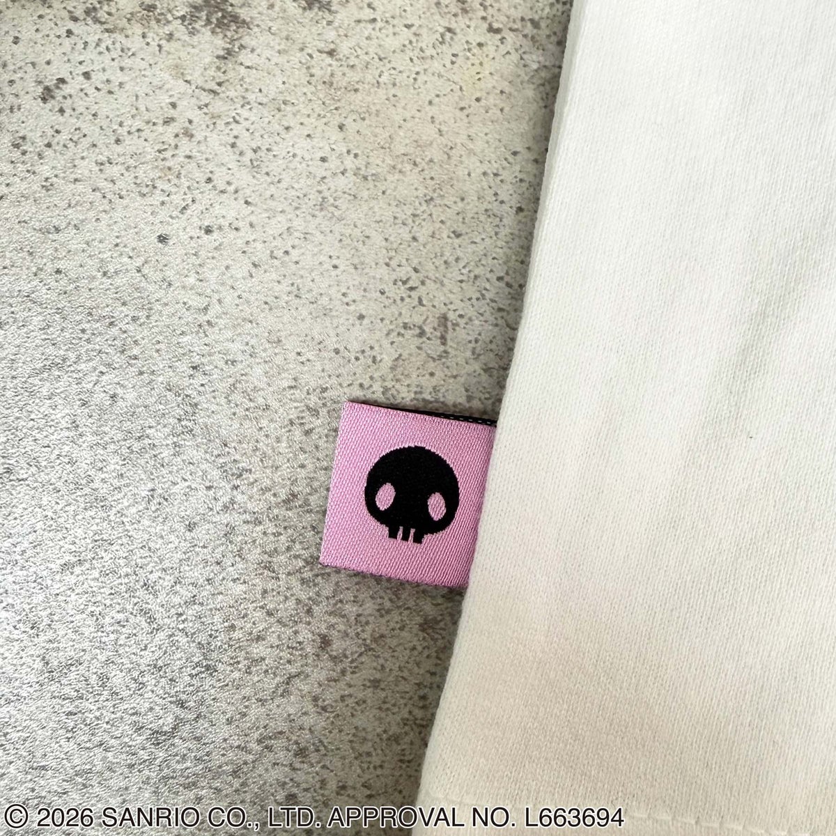 ＜予約＞【絡繰魂・粋×KUROMI】“KUROMI SAKURA”刺入りTシャツ