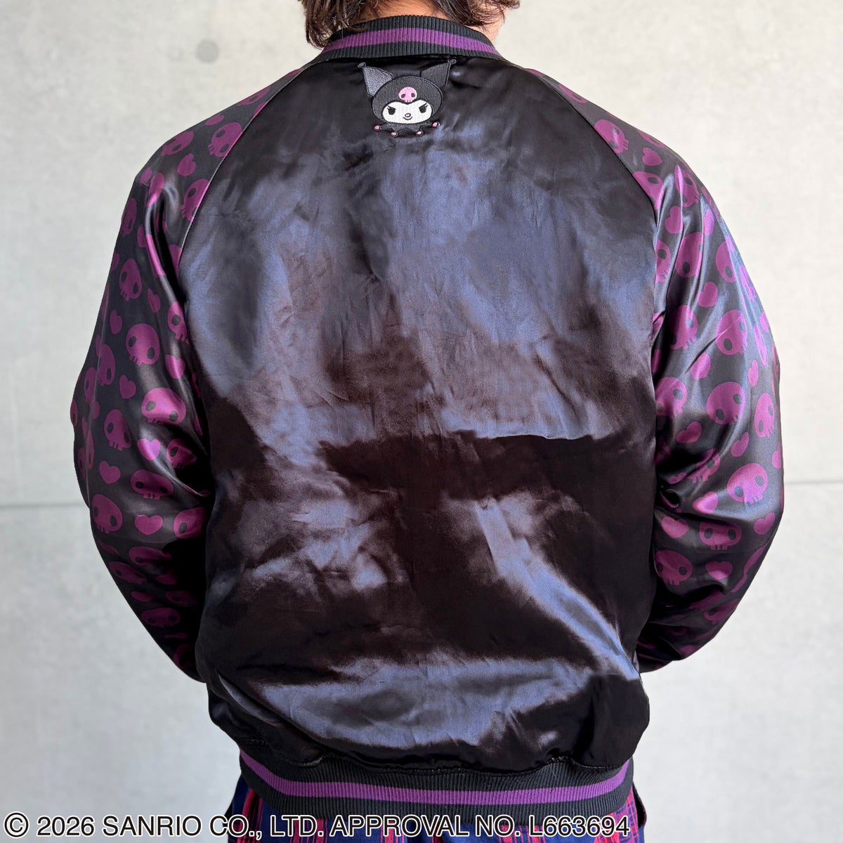 ＜予約＞【絡繰魂・粋×KUROMI】“KUROMI SAKURA”刺繍入りリバーシブルスカジャン