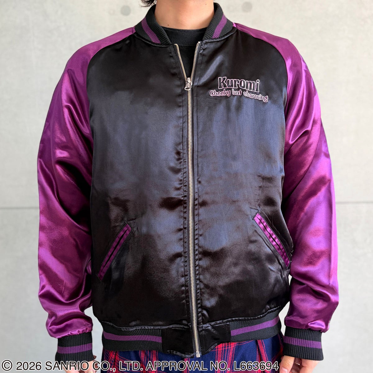 ＜予約＞【絡繰魂・粋×KUROMI】“KUROMI SAKURA”刺繍入りリバーシブルスカジャン