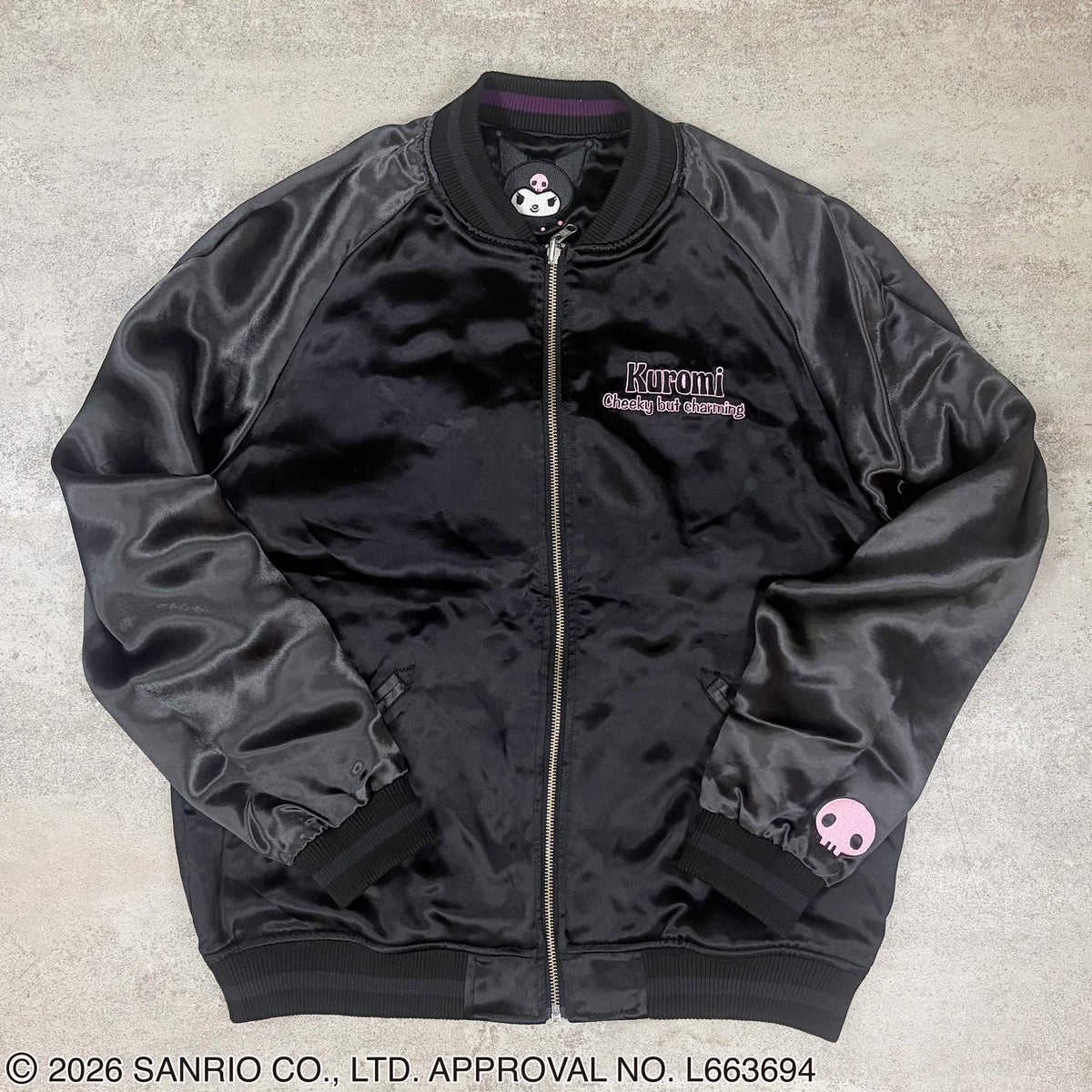 ＜予約＞【絡繰魂・粋×KUROMI】“KUROMI SAKURA”刺繍入りリバーシブルスカジャン