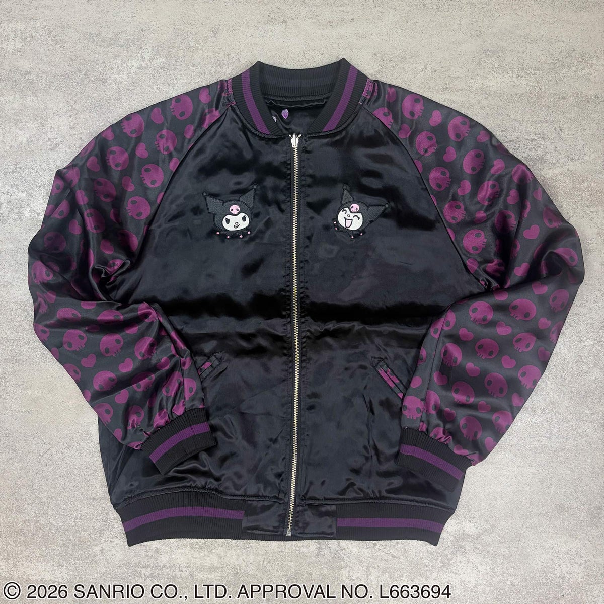 ＜予約＞【絡繰魂・粋×KUROMI】“KUROMI SAKURA”刺繍入りリバーシブルスカジャン