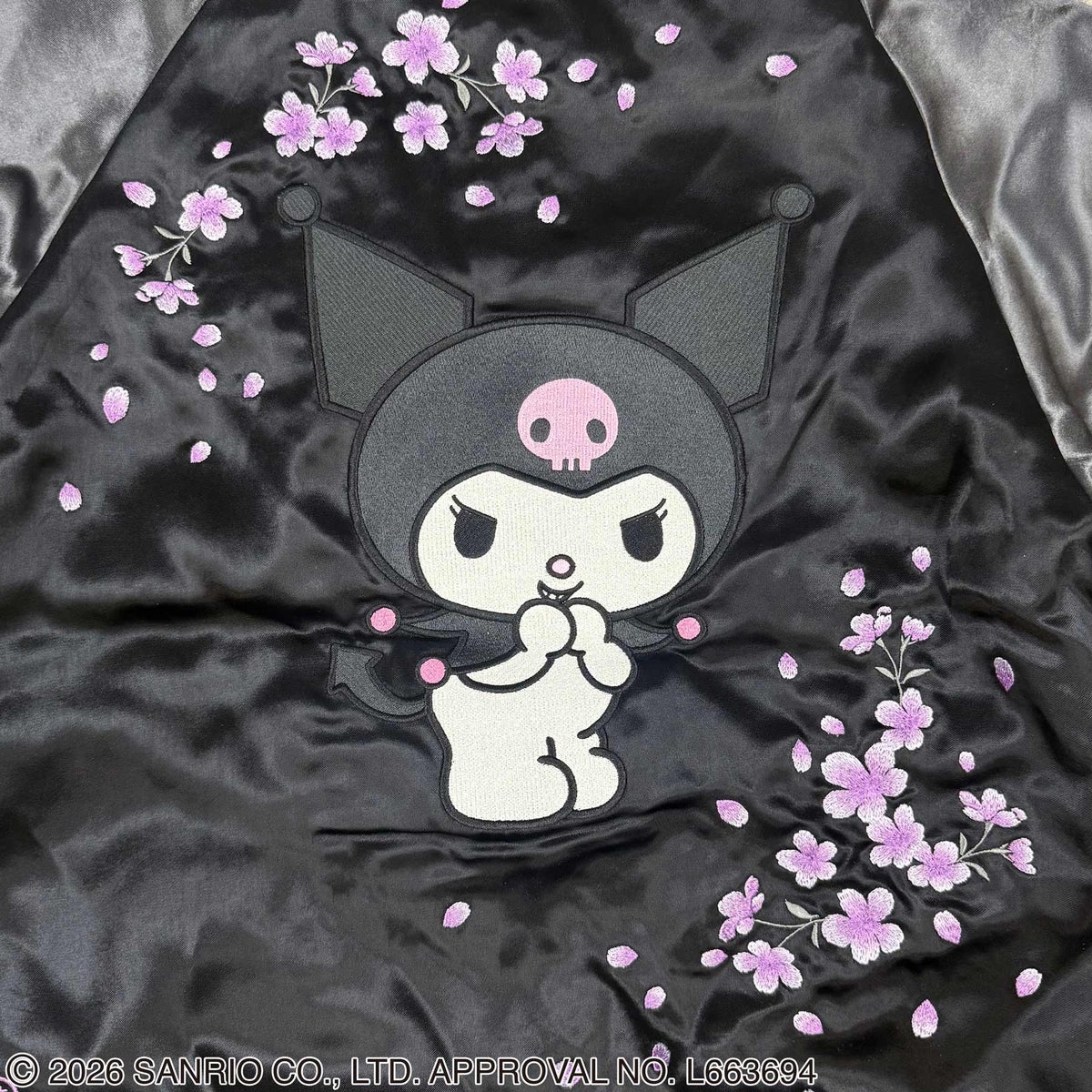 ＜予約＞【絡繰魂・粋×KUROMI】“KUROMI SAKURA”刺繍入りリバーシブルスカジャン
