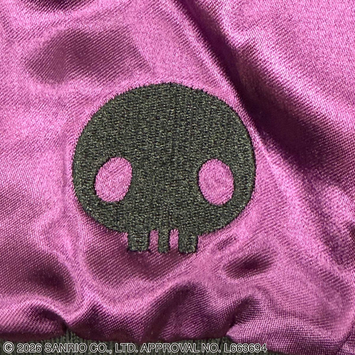 ＜予約＞【絡繰魂・粋×KUROMI】“KUROMI SAKURA”刺繍入りリバーシブルスカジャン