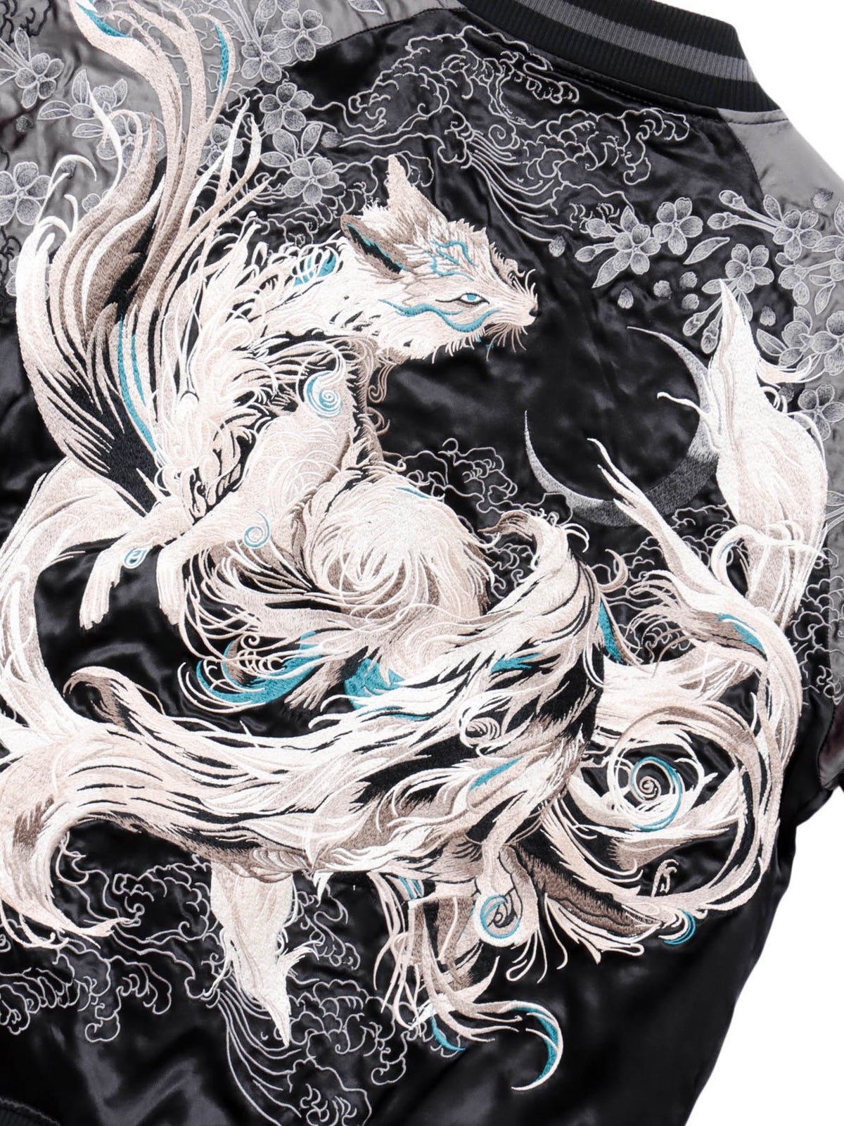 【絡繰魂・粋】“妖気九尾”総刺繍リバーシブルスカジャン