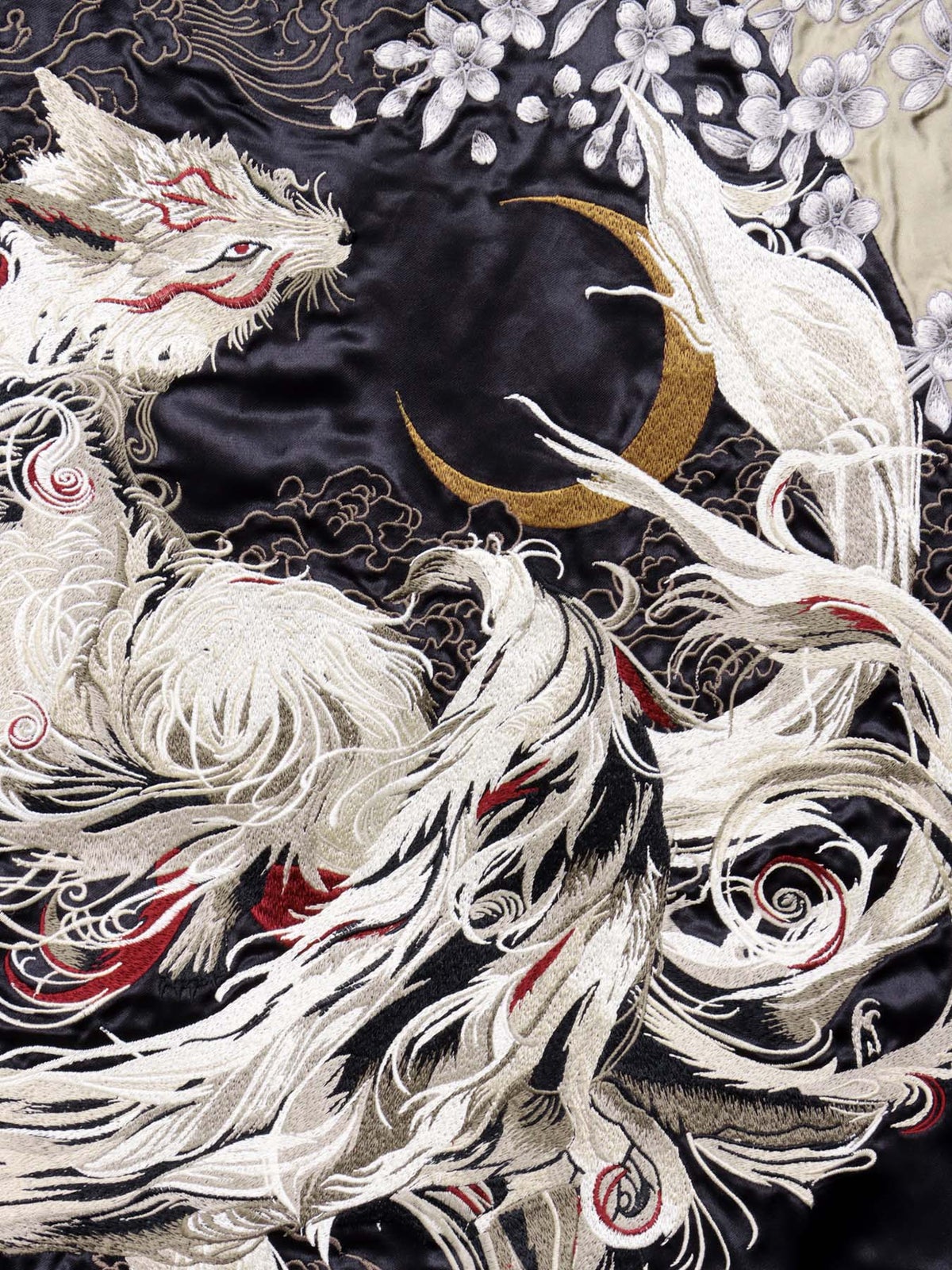 【絡繰魂・粋】“妖気九尾”総刺繍リバーシブルスカジャン