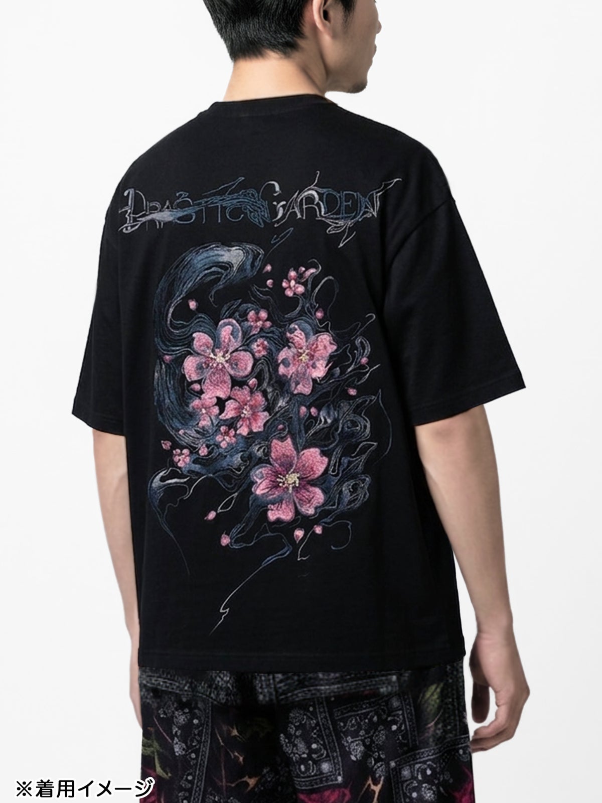 【DRASTIC GARDEN】“煙ノ桜”総刺繍BIGシルエットTシャツ