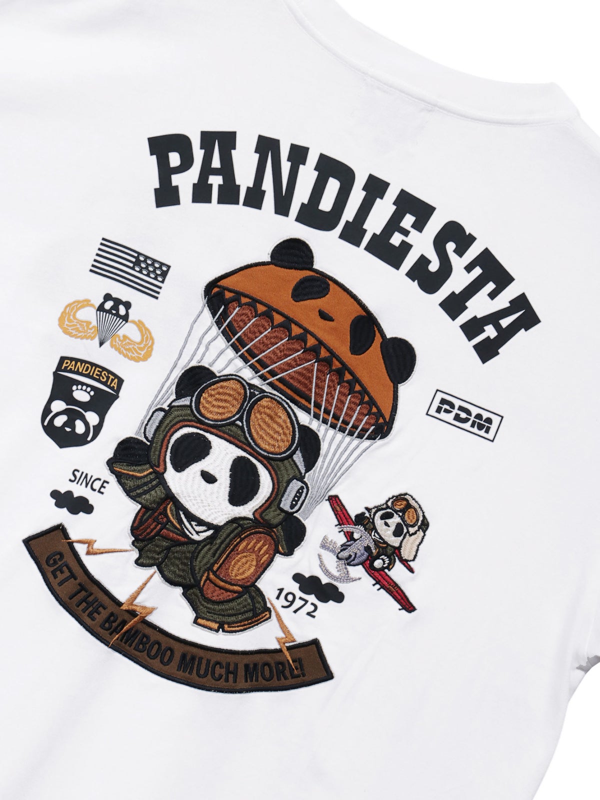 【PANDIESTA JAPAN】“パラシュートパンダ”刺繍入りTシャツ