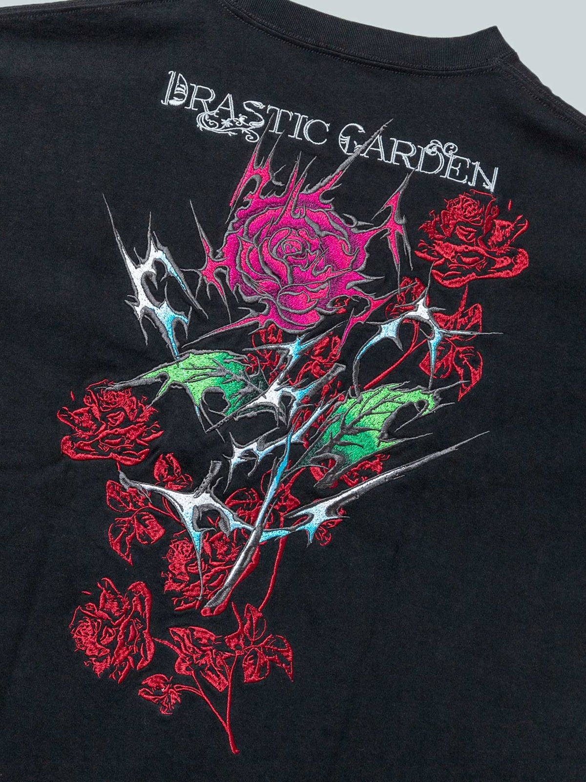 【DRASTICGARDEN】“稲妻の薔薇”総刺繍Tシャツ