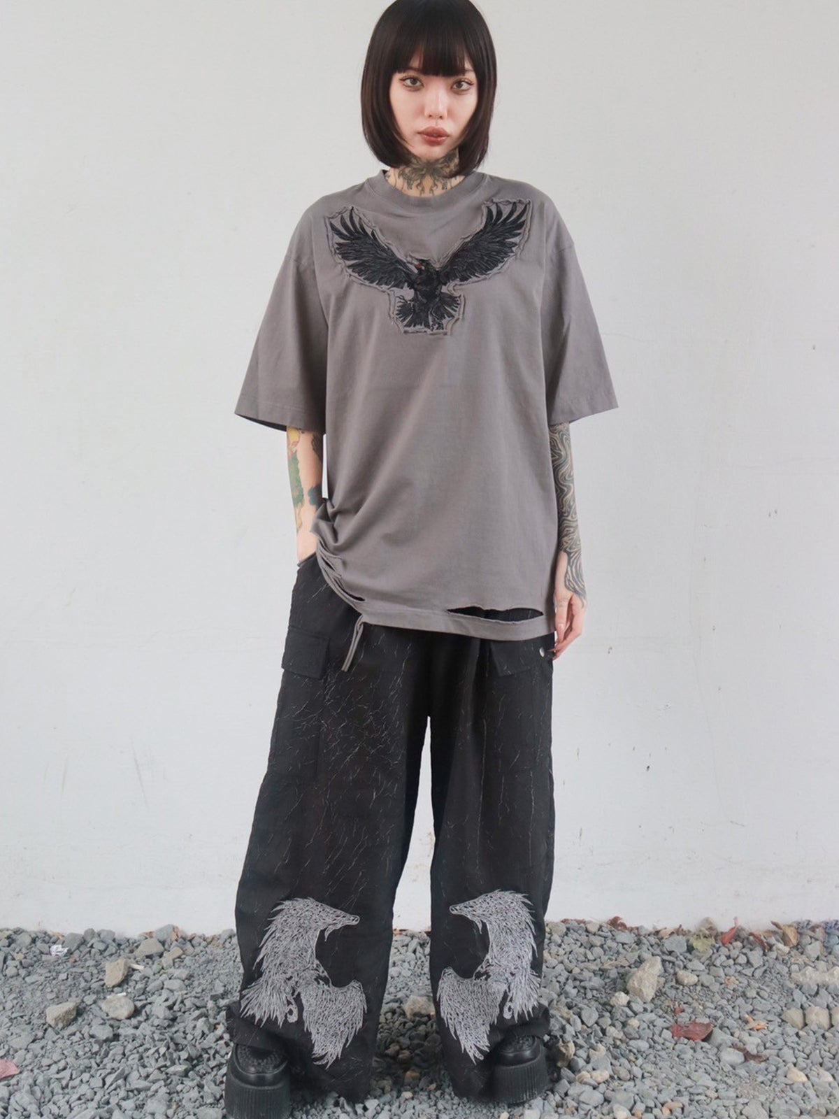 【DAKU】カラス刺繍 ダメージ加工Tシャツ