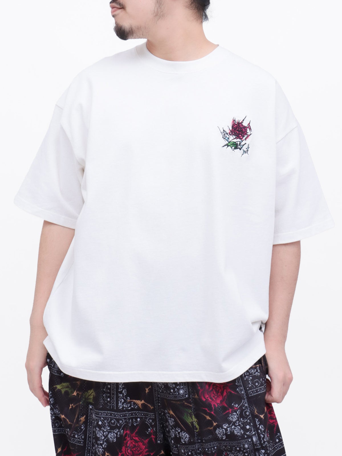 【DRASTIC GARDEN】“稲妻の薔薇”ワンポイント刺繍Tシャツ