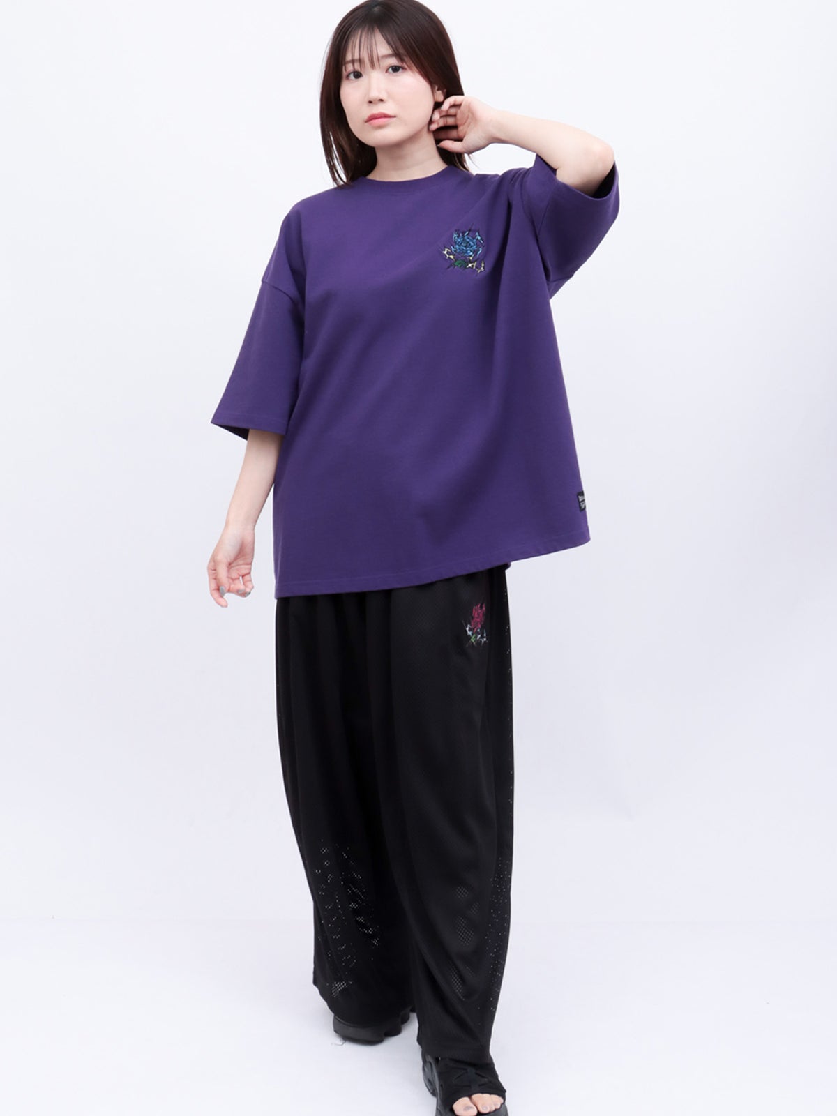 【DRASTIC GARDEN】“稲妻の薔薇”ワンポイント刺繍Tシャツ