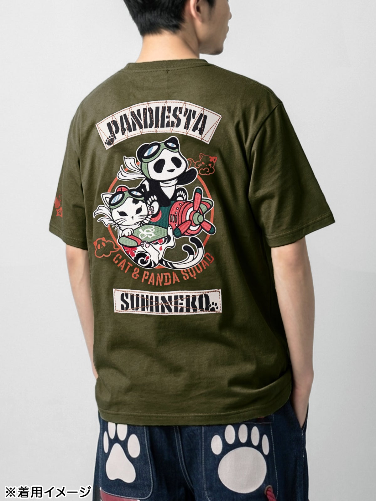 【SUMINEKO×PANDIESTA JAPAN】“スミネコとパンダ”ミリタリー風刺繍入りTシャツ