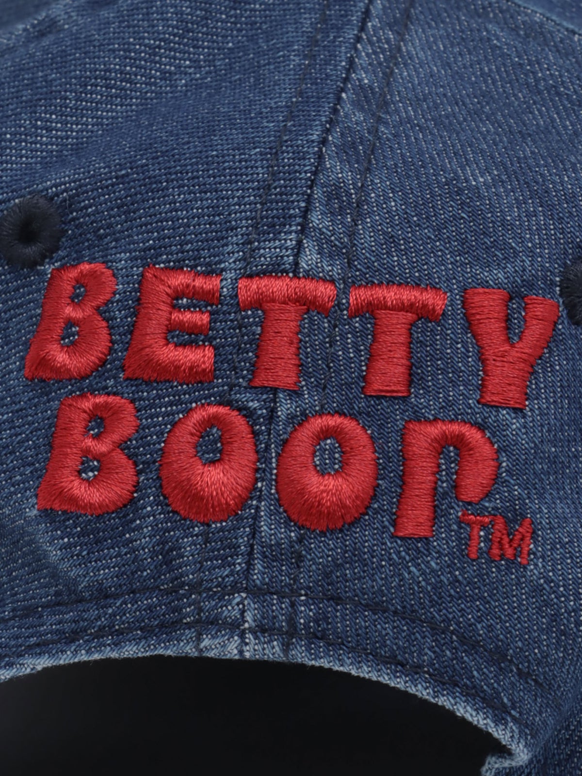 ＜秋の大予約会＞【BETTY BOOP】“白猫ベティ”刺繍入りデニムメッシュキャップ