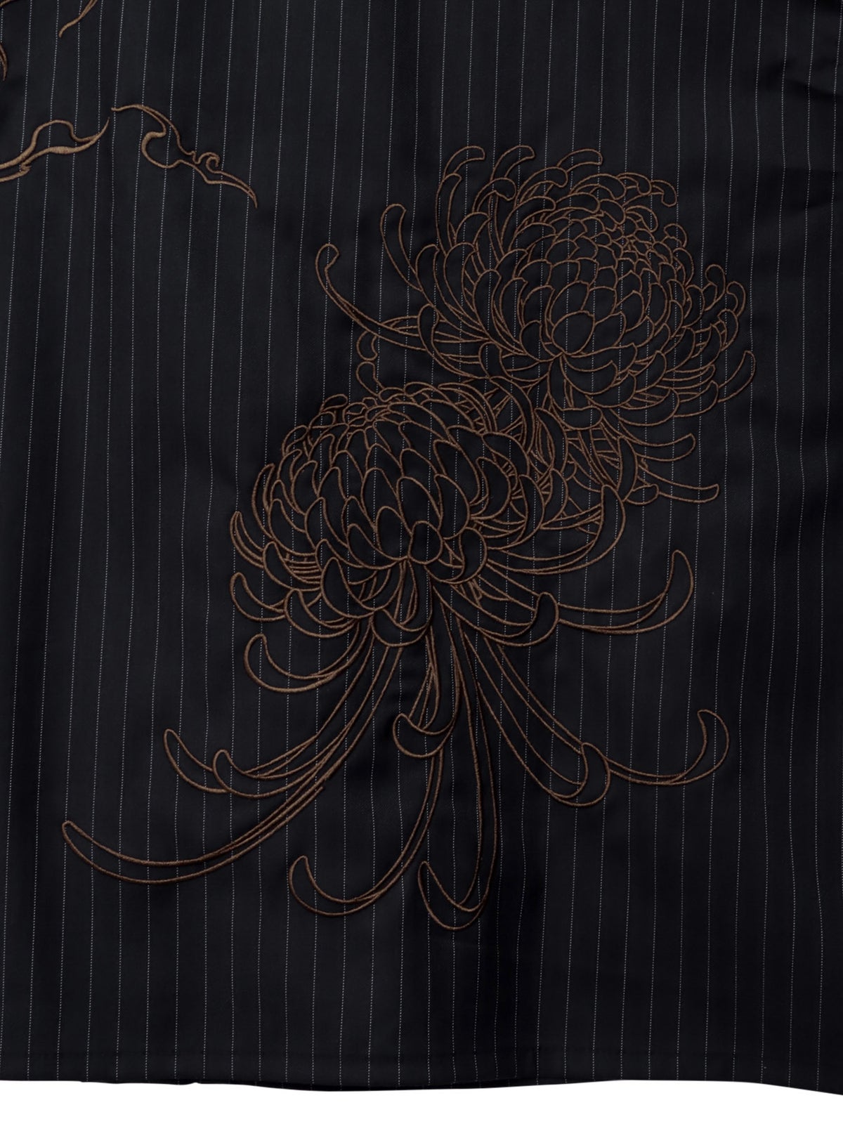 ＜秋の大予約会＞【DRASTIC GARDEN】“火炎ノ菊”刺繍入りピンストライプシャツ