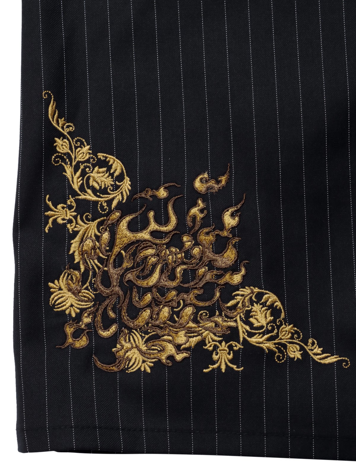 ＜秋の大予約会＞【DRASTIC GARDEN】“火炎ノ菊”刺繍入りピンストライプシャツ