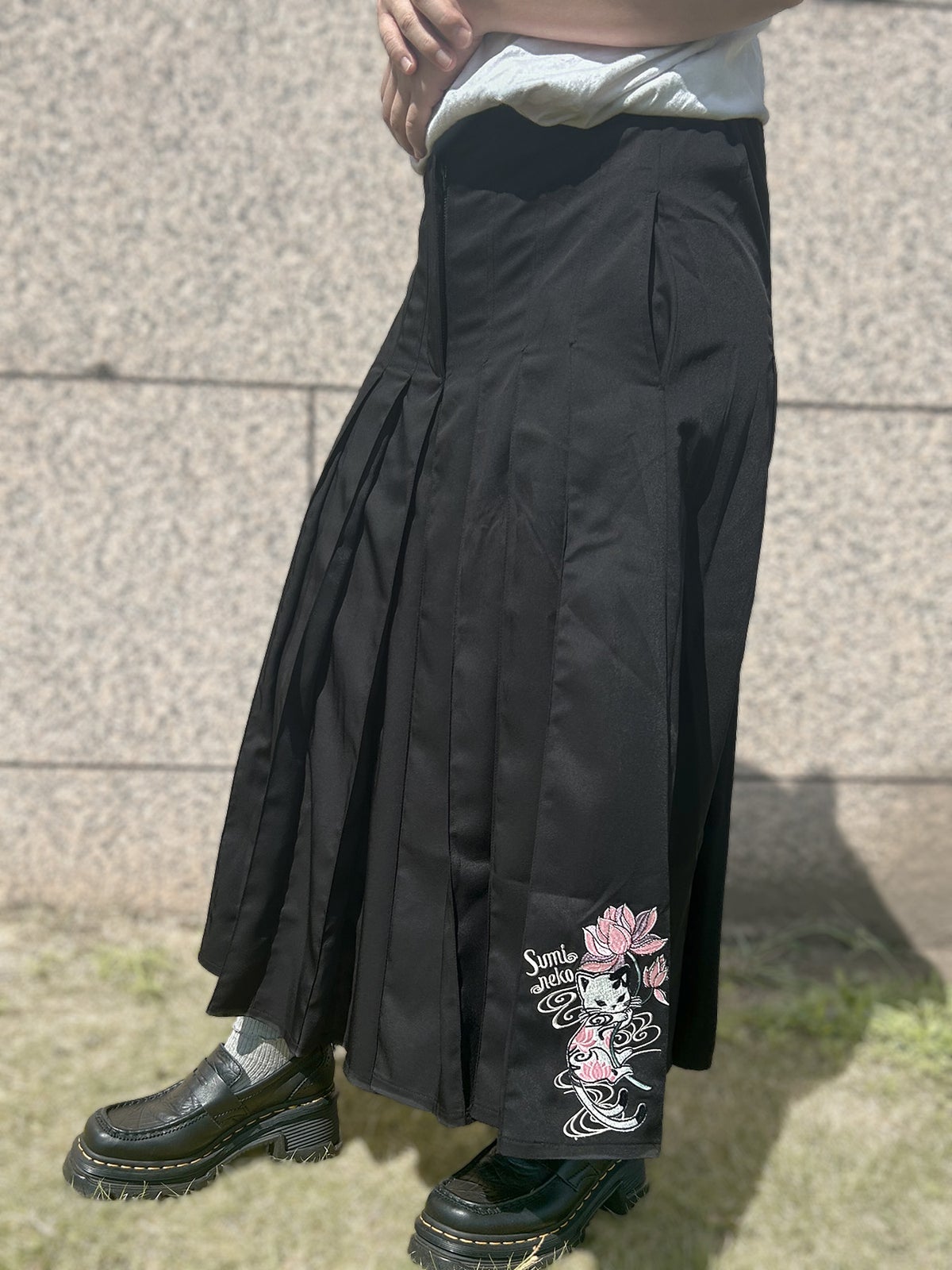 ≪30%OFF≫【SUMINEKO】“蓮とスミネコ”総刺繍スカートパンツ〔lady's〕≪返品・取寄対応不可≫