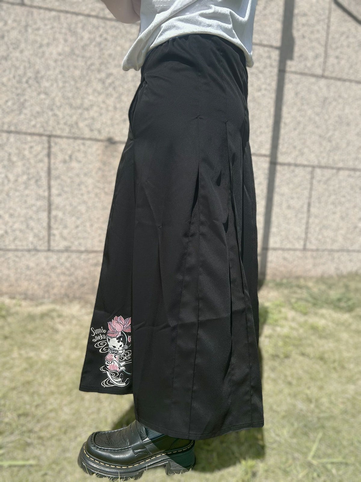 ≪30%OFF≫【SUMINEKO】“蓮とスミネコ”総刺繍スカートパンツ〔lady's〕≪返品・取寄対応不可≫