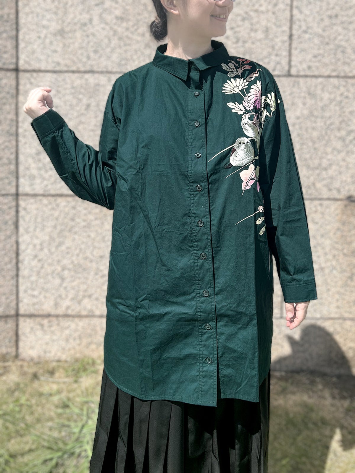 【雅結×錦】“シマエナガと秋の草花”刺繍入りロングシャツ〔別注〕