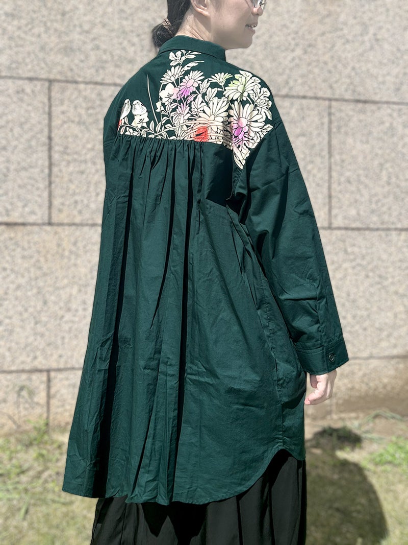 【雅結×錦】“シマエナガと秋の草花”刺繍入りロングシャツ〔別注〕