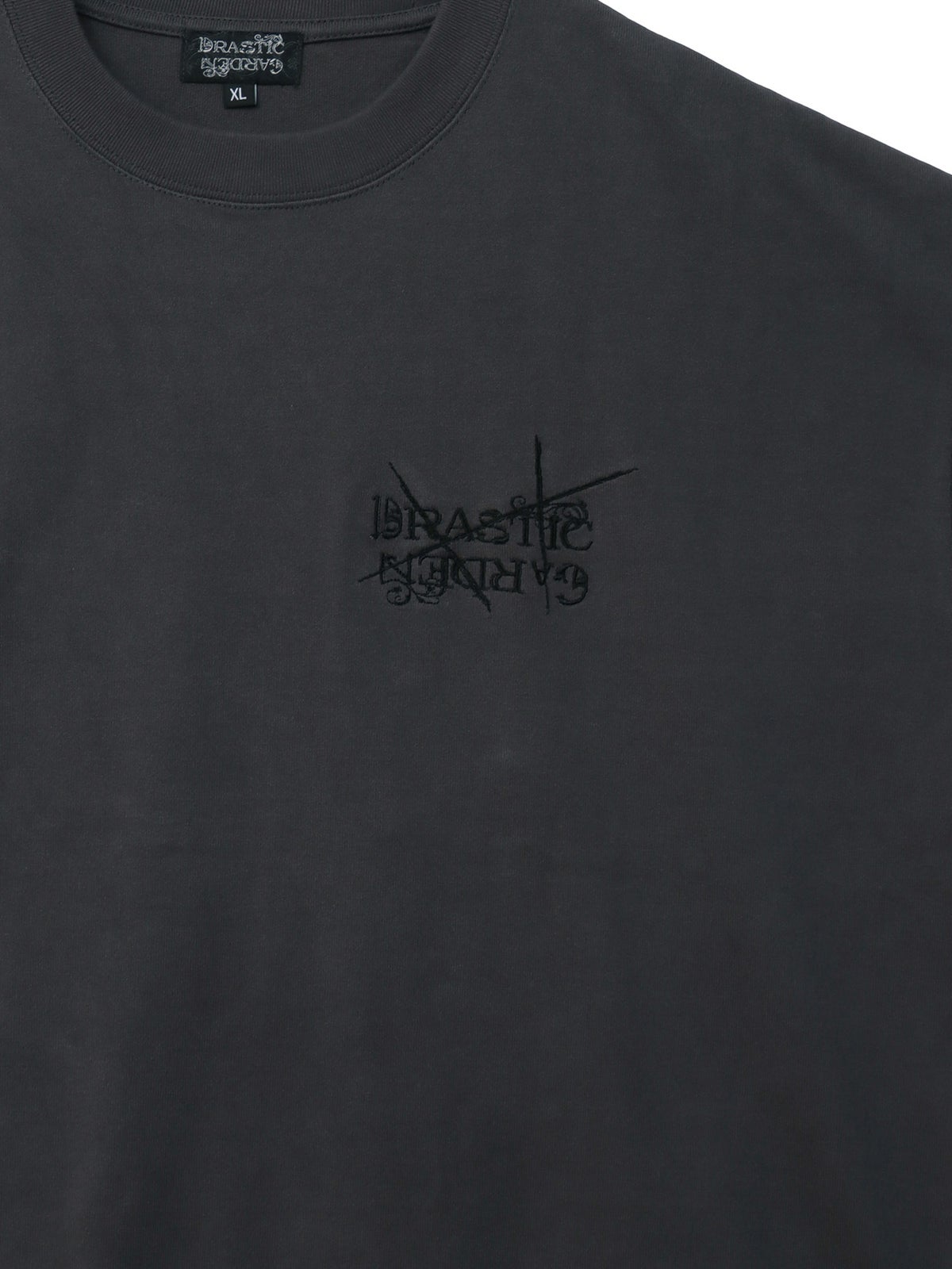 【DRASTIC GARDEN】“フェザーダリア”総刺繍Tシャツ