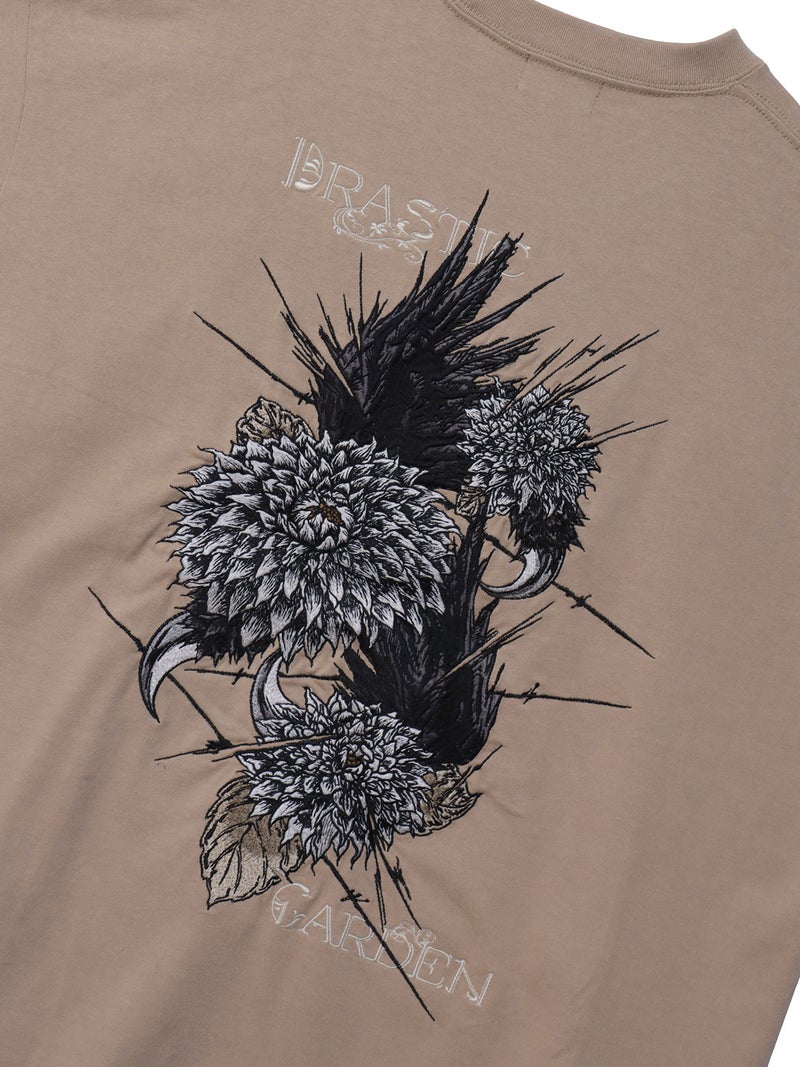 【DRASTIC GARDEN】“フェザーダリア”総刺繍Tシャツ
