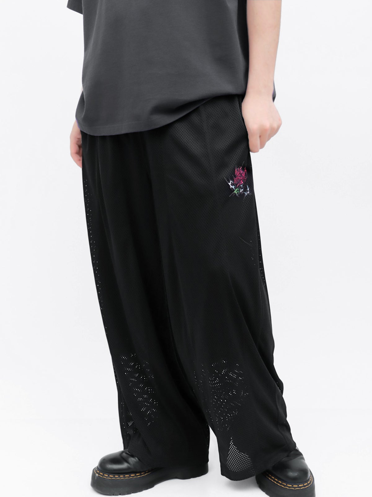 ≪40%OFF≫【DRASTIC GARDEN】“稲妻の薔薇”総刺繍メッシュ素材ワイドパンツ≪返品・取寄対応不可≫