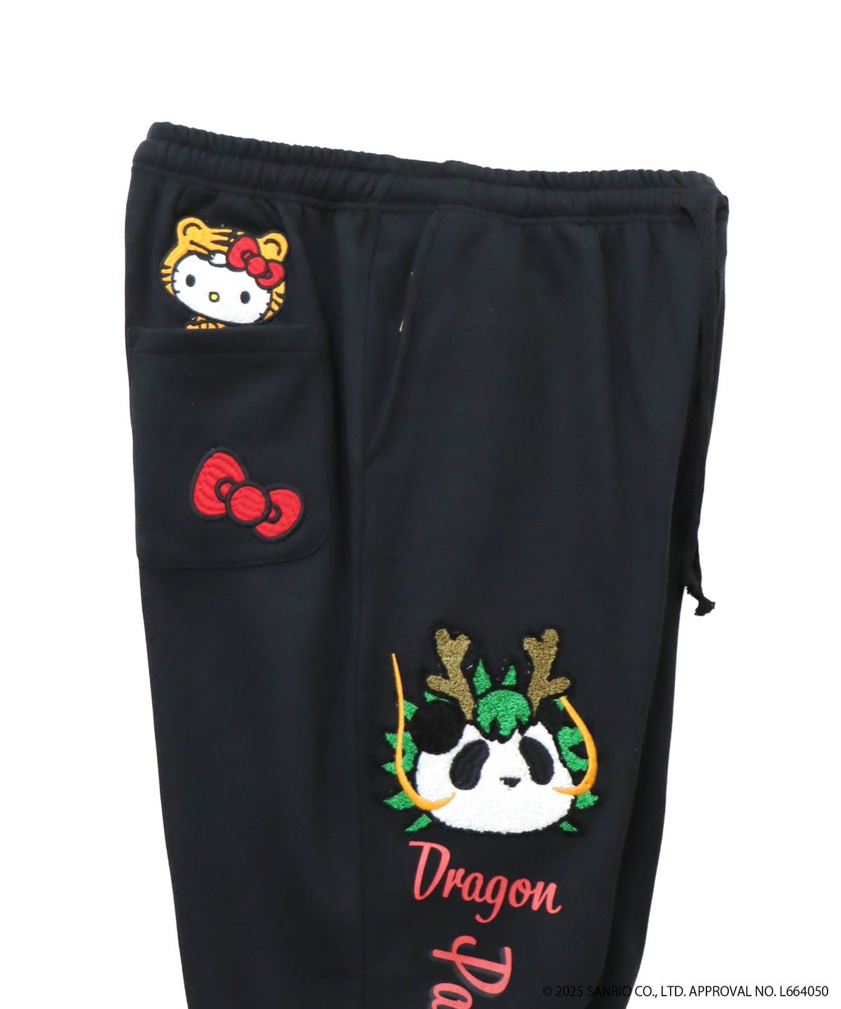 ≪40%OFF≫【Hello Kitty×PANDIESTA JAPAN】“なりきり龍虎”刺繍入りスウェットパンツ≪返品・取寄対応不可≫