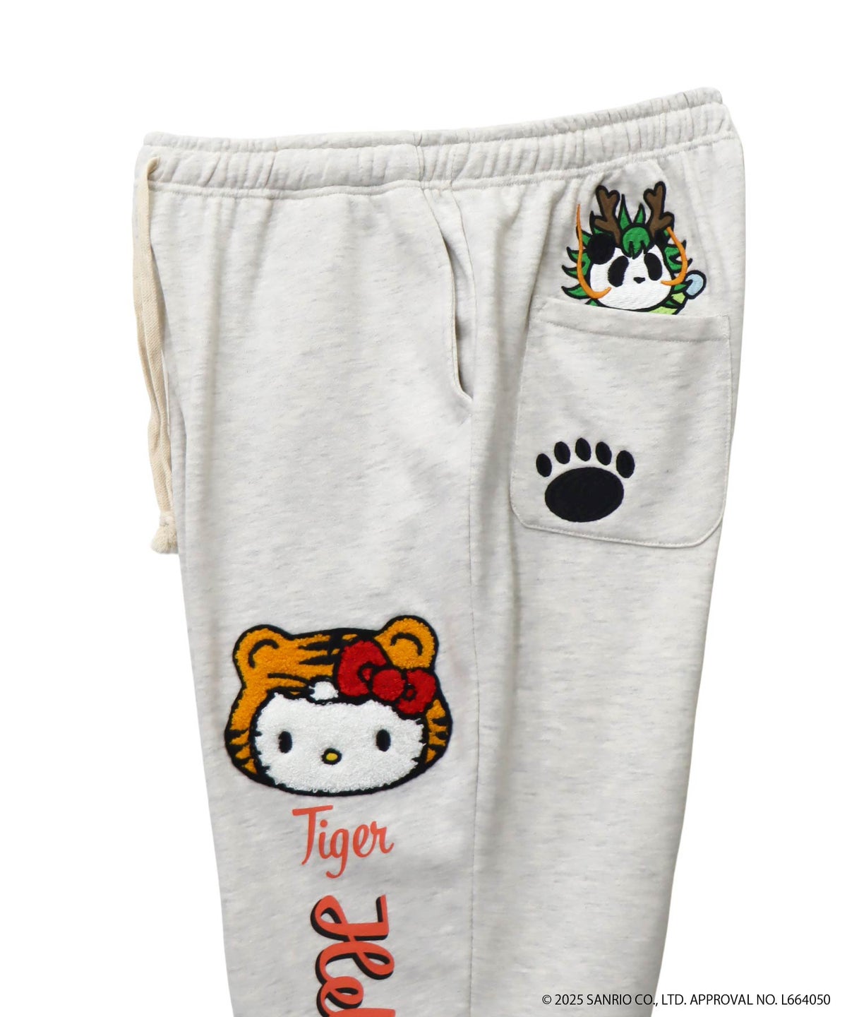 ≪40%OFF≫【Hello Kitty×PANDIESTA JAPAN】“なりきり龍虎”刺繍入りスウェットパンツ≪返品・取寄対応不可≫