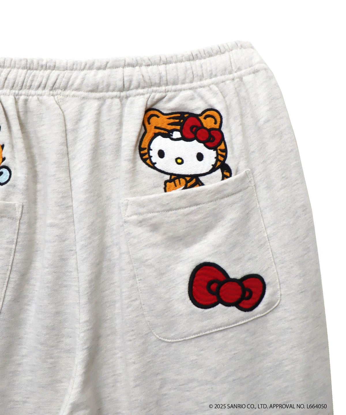 ≪40%OFF≫【Hello Kitty×PANDIESTA JAPAN】“なりきり龍虎”刺繍入りスウェットパンツ≪返品・取寄対応不可≫