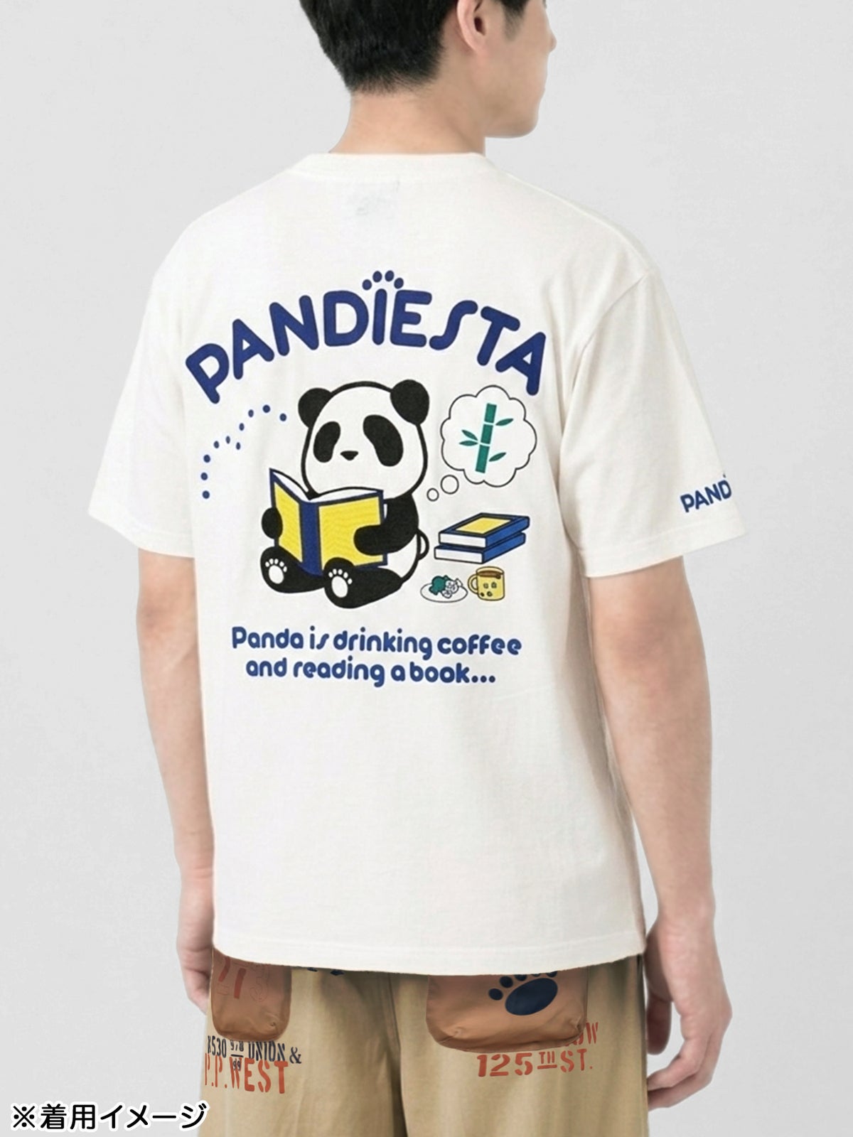 【PANDIESTA JAPAN】“リーディングパンダ”刺繍入りTシャツ