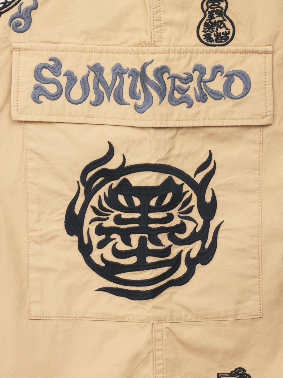 【SUMINEKO】“鬼猫”刺繍入りハーフパンツ