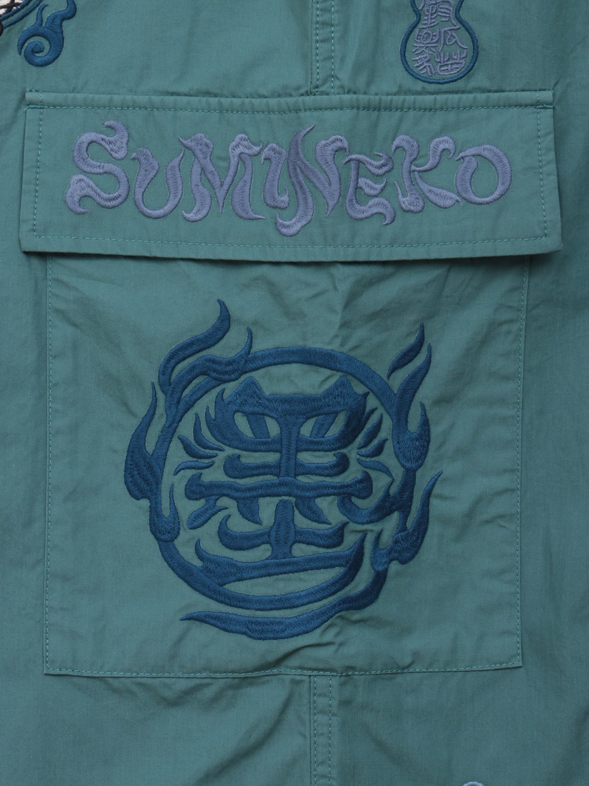 【SUMINEKO】“鬼猫”刺繍入りハーフパンツ