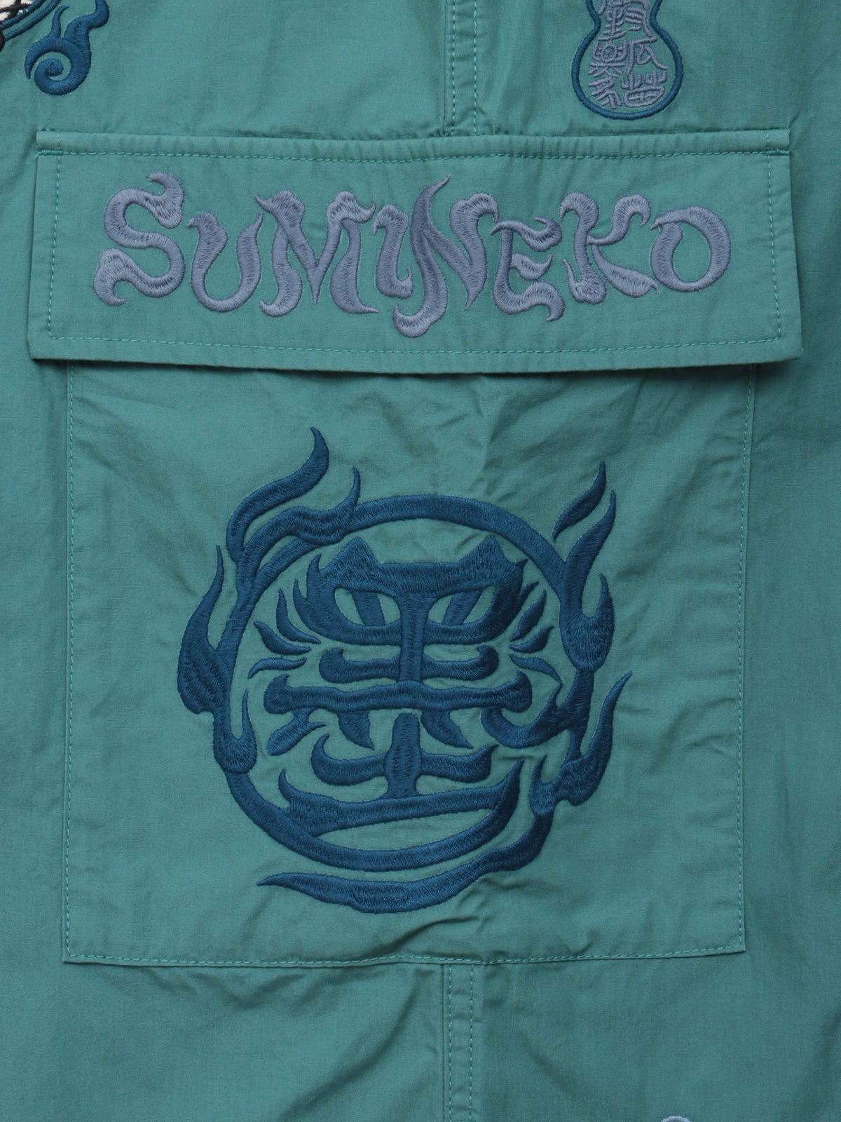 【SUMINEKO】“鬼猫”刺繍入りハーフパンツ