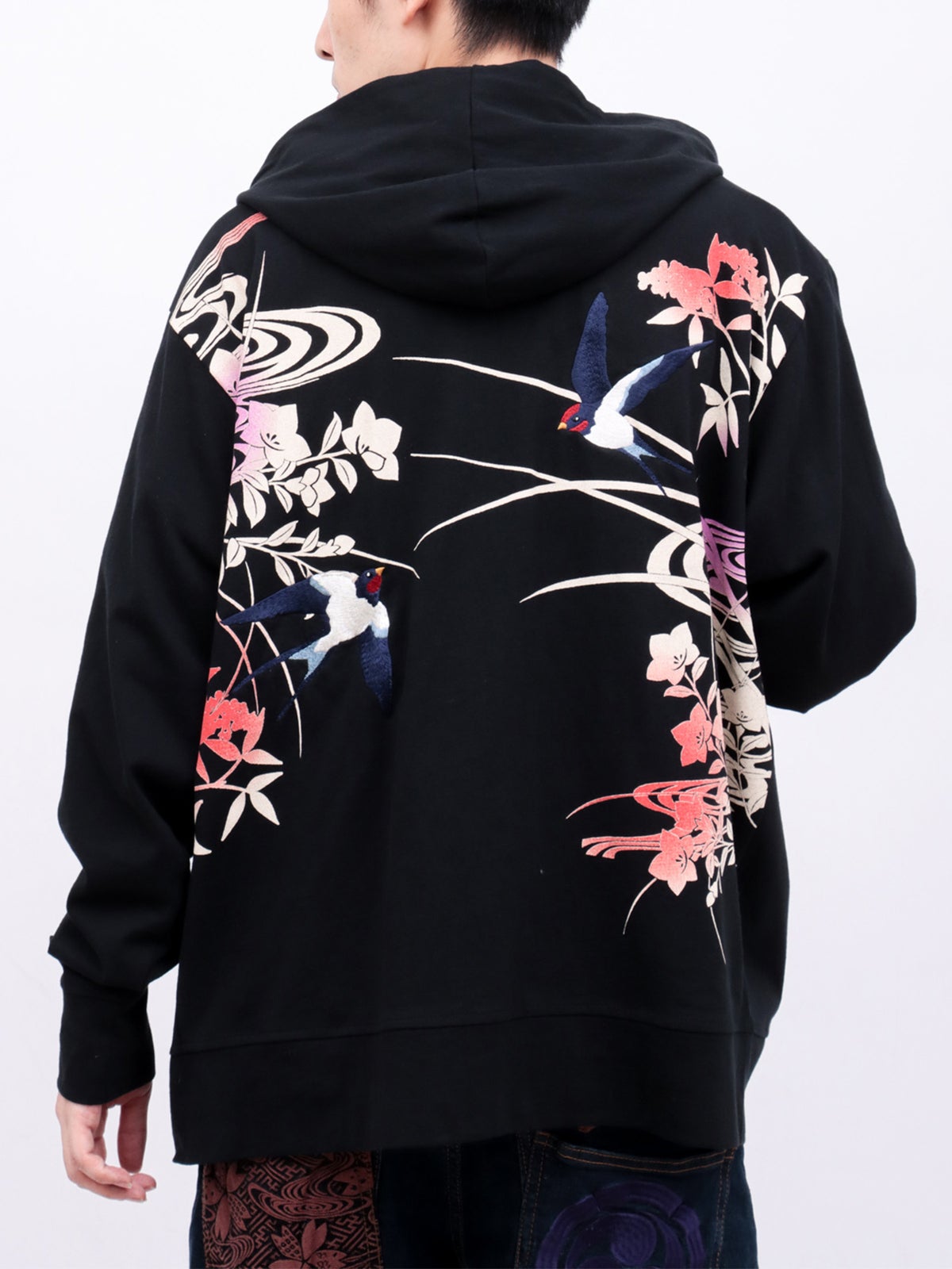 【雅結×錦】“ツバメと秋の草花”刺繍入りZIPパーカー〔別注〕