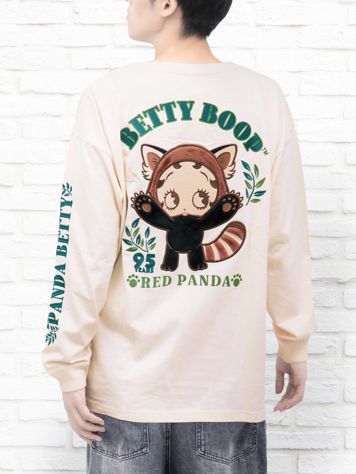 【BETTY BOOP】“レッサーパンダベティ”総刺繍ロンT〔別注〕
