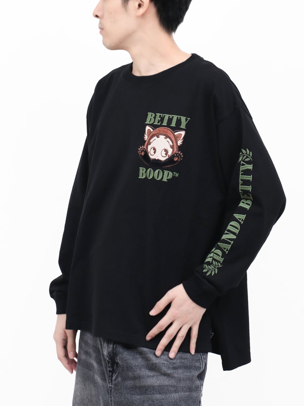 【BETTY BOOP】“レッサーパンダベティ”総刺繍ロンT〔別注〕