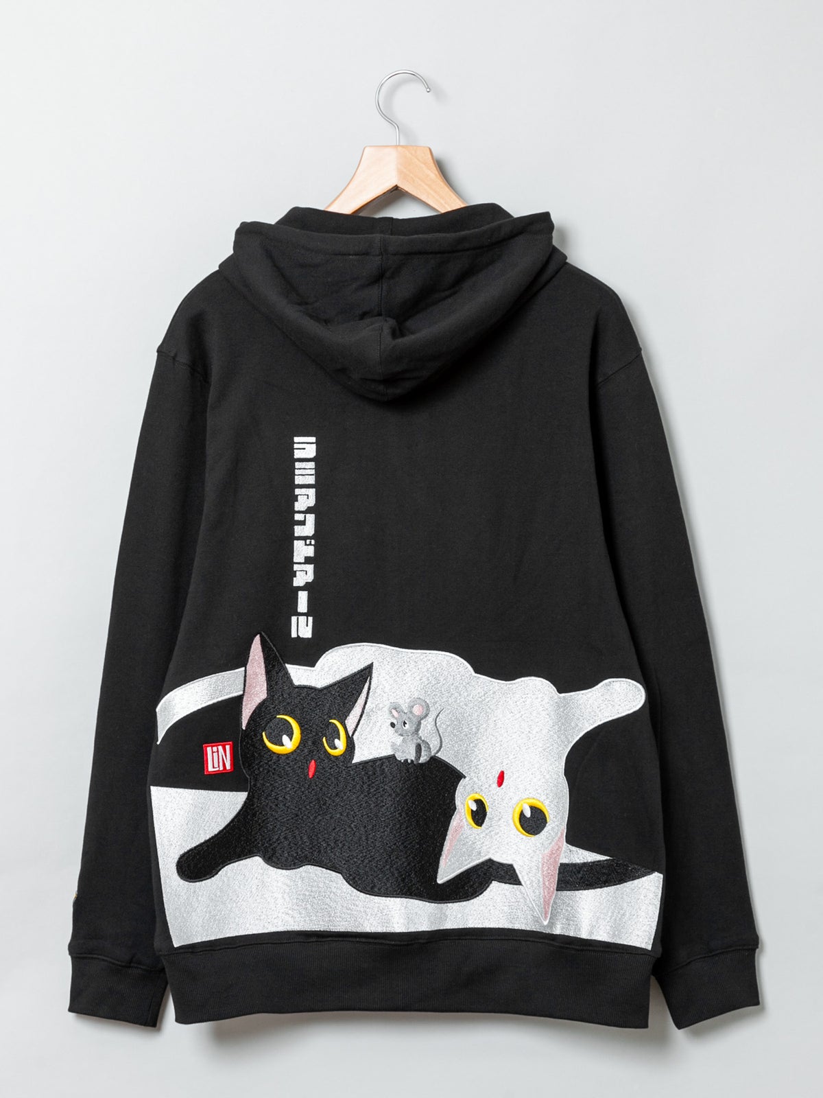 【LiN】“アートなLamy&Earl”刺繍入りZIPパーカー